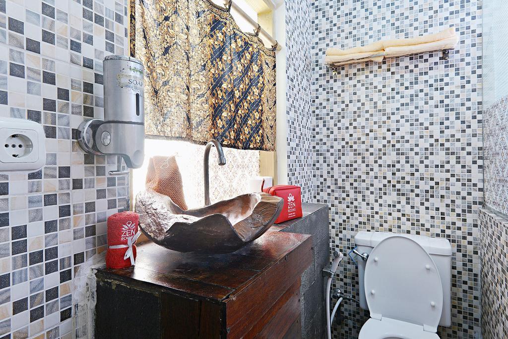 Hotel Zen Cibogo Pasteur Bandung